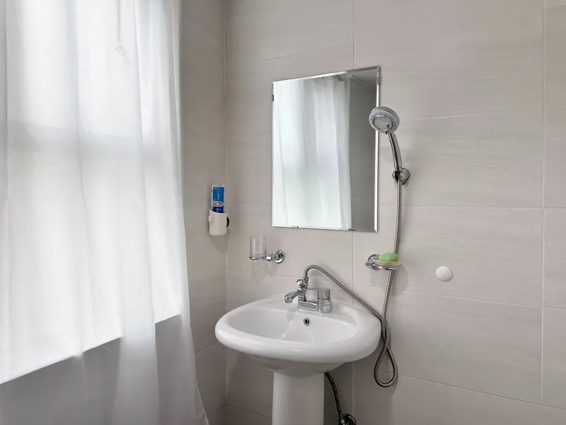 [Saha, Busan] Spacious house near Dong-A University, 4 rooms, 6 beds, 4th floor 15