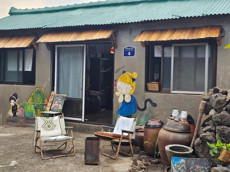 [Namwon, Seogwipo] 2-story detached house. Spacious yard. Ocean view. Jacuzzi. Three-room. BBQ. Foot volleyball. Pets 93