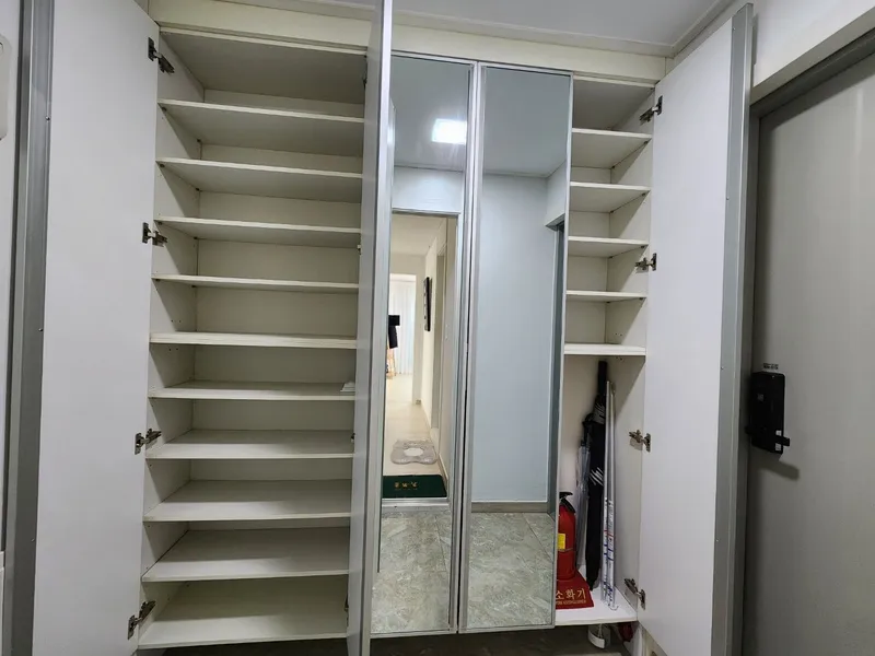 [Paju][Geumchon Station] Remodeled, On-site service recommended, Dryer provided. Spacious 3-room 20