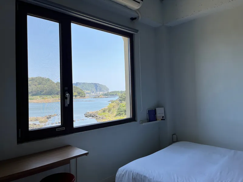 [Seongsan, Seogwipo] Jeju Island's best scenery, my own small space, 1 minute walk from bus stop #203 3