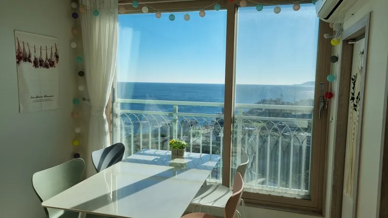 [Gangneung] Picturesque ocean view°Sunrise hotspot°Cleanliness°Healing just by staying at home°Convenient parking 32