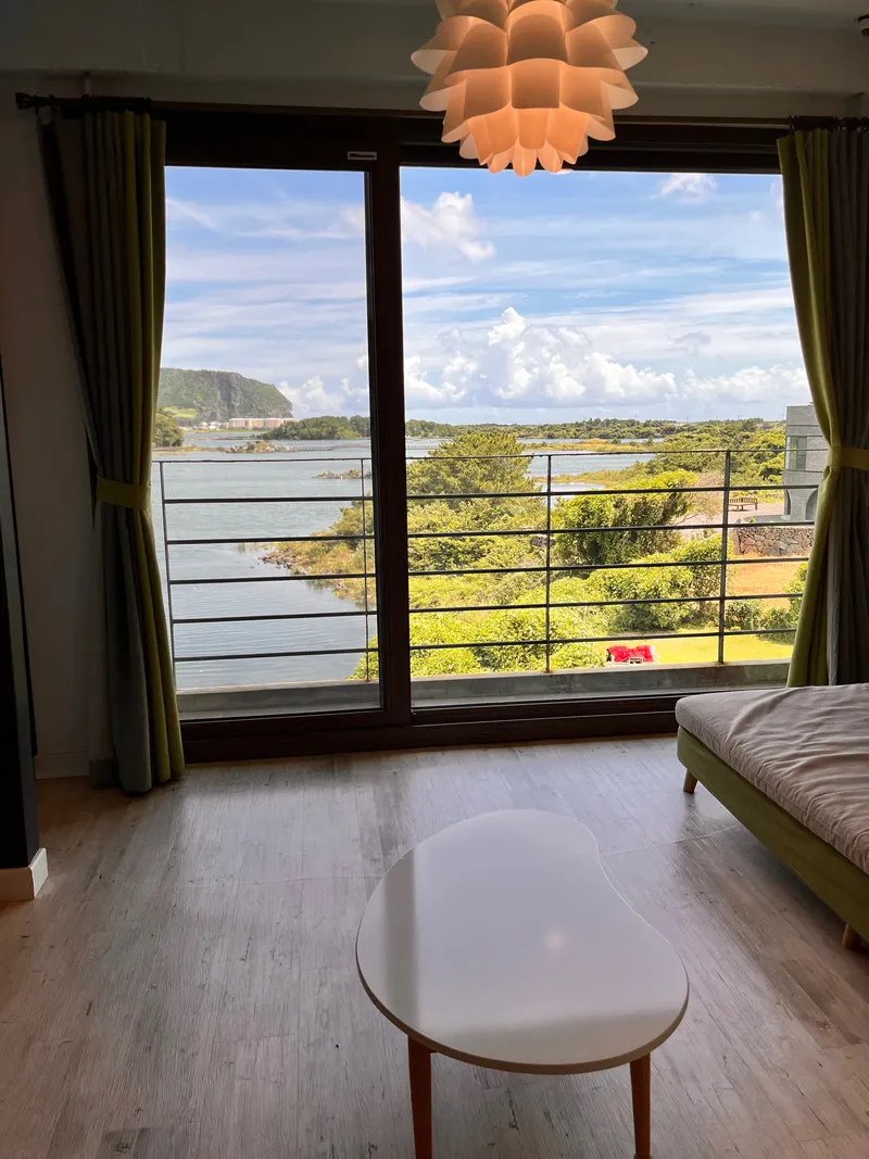 [Seongsan, Seogwipo] Separate one-room with ocean view and Seongsan Sunrise Peak #301 20