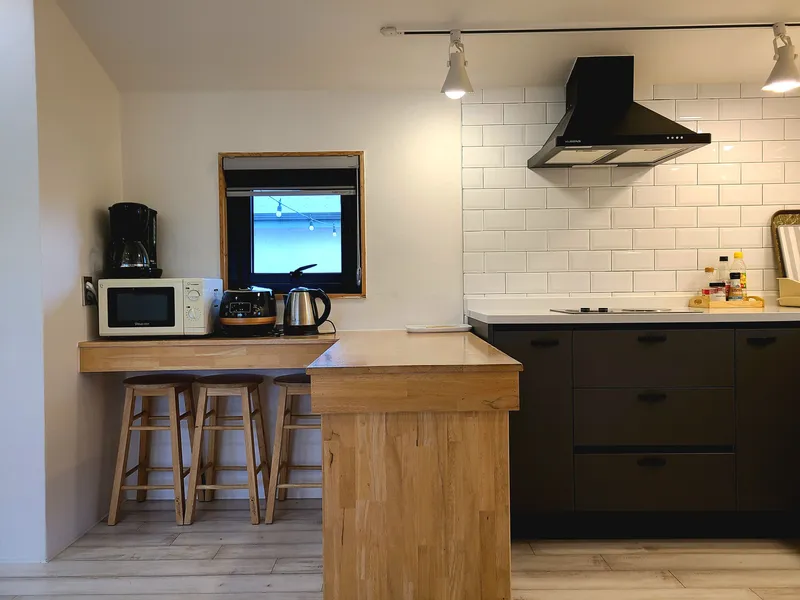 [Aewol, Jeju] Remodeled two-room traditional stone house B with a 100-year-old zelkova tree 16