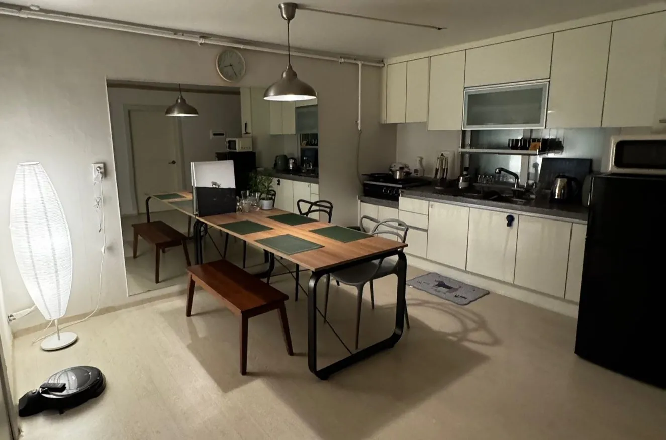 Apartment in Suwon, Gyeonggi — 83m², sleeps 3, 1 bath