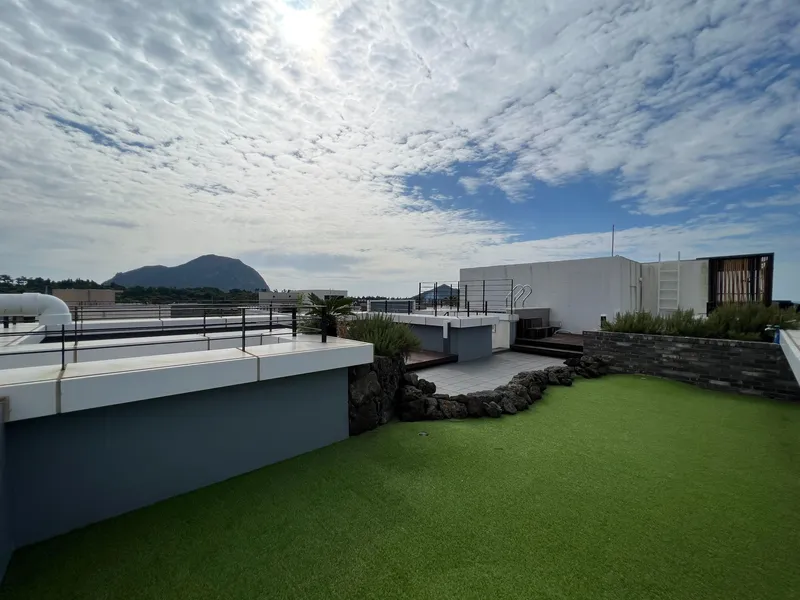 [Daejeong, Seogwipo] H(8) Building 302 (40 pyeong/3 rooms/single floor/exclusive rooftop/pets allowed) 11