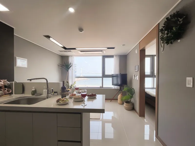 [Suyeong, Busan] Drone Show, Panoramic Ocean View, Two-Room Apartment, Free Parking, Review Check 7