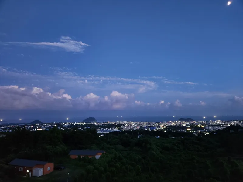[서귀포 동홍동] # 파노라마오션뷰 ,한라산뷰 #방4개 화장실3개 스테이몽글 42