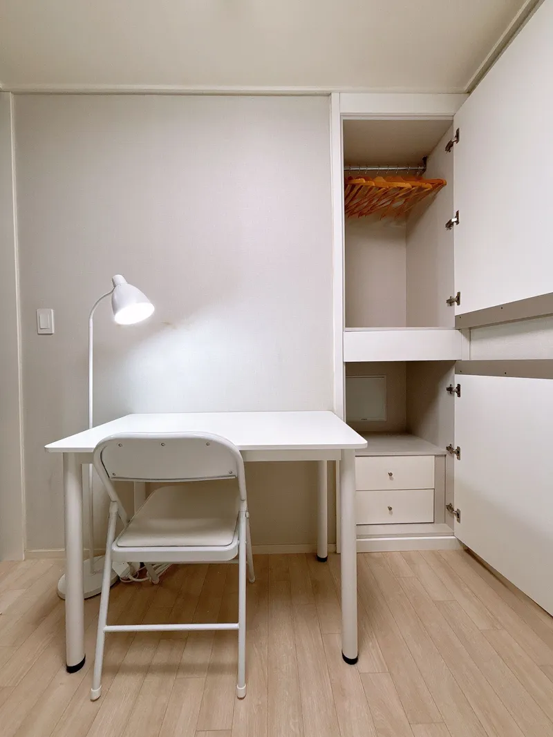 [Songpa, Seoul] Spacious two-room officetel near subway station, near lines 2, 8, and 9 5