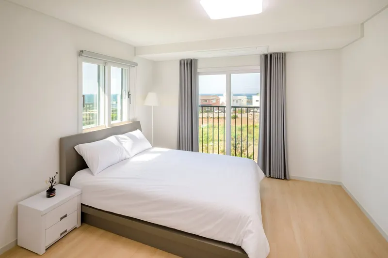 [Gujwa, Jeju] (General view, no pool) Two-story detached house with a stone wall near the sea 7