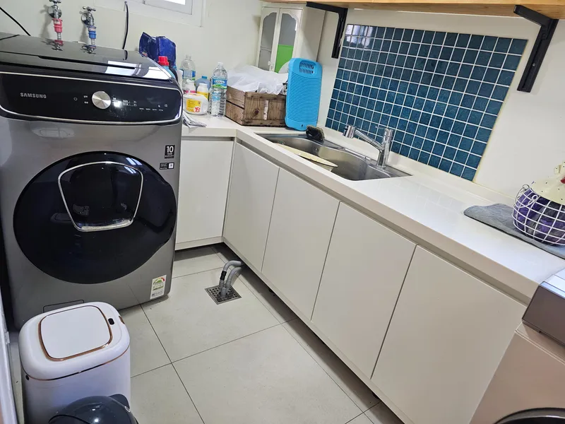 [Namwon, Seogwipo] 2-story detached house. Spacious yard. Ocean view. Jacuzzi. Three-room. BBQ. Foot volleyball. Pets 285