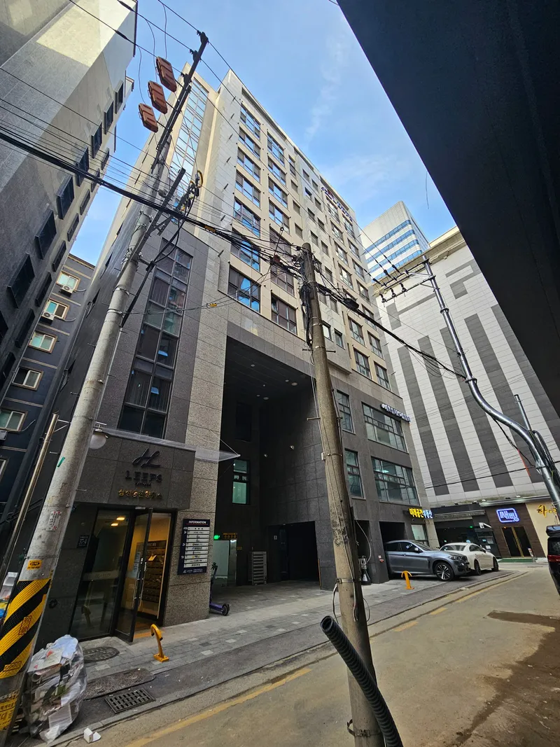 [Gangnam, Seoul] 2 queen-size beds in front of Seolleung Park in Samseong-dong 32