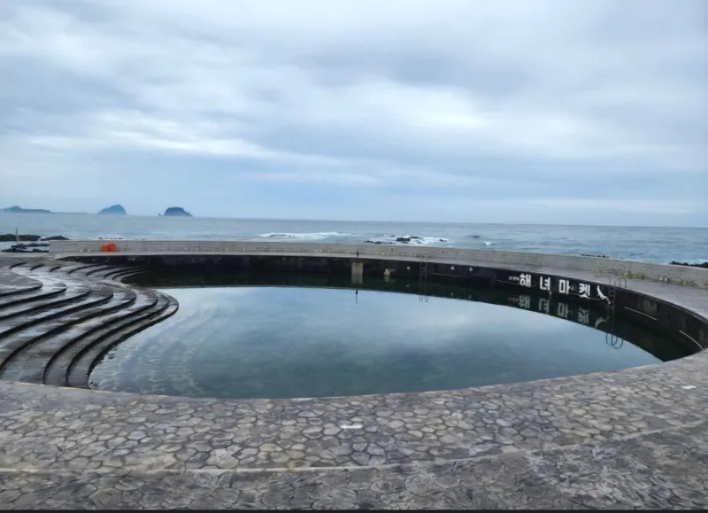 [Beophwan-dong, Seogwipo] ♡Right in front of Beophwan Beach♡ 3 rooms, 2 bathrooms, Olle Trail Course 7, 5 minutes by car to E-Mart 64
