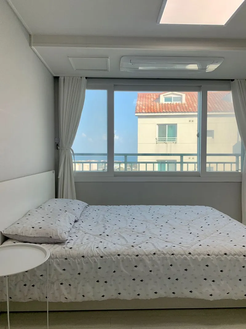 [Aewol, Jeju] Aired on Save Me Holmes Living room sea view Coastal road super close to the sea view 2
