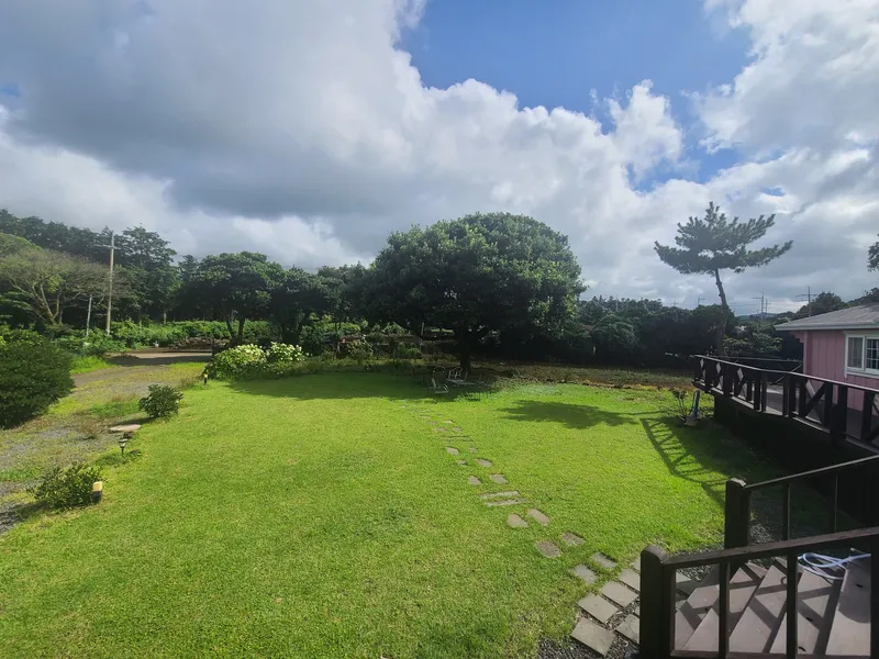 [제주 구좌] 제주 매력을 품은 중산간 마을 송당.동화속 주인공 되는 별,나무핑크하우스 54