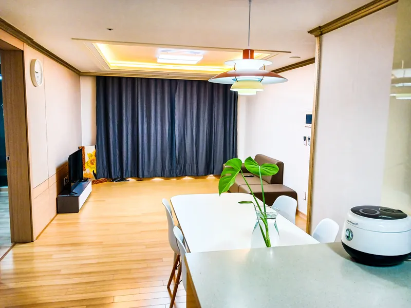 [Gunsan] Large complex semi-new 3-room apartment 12