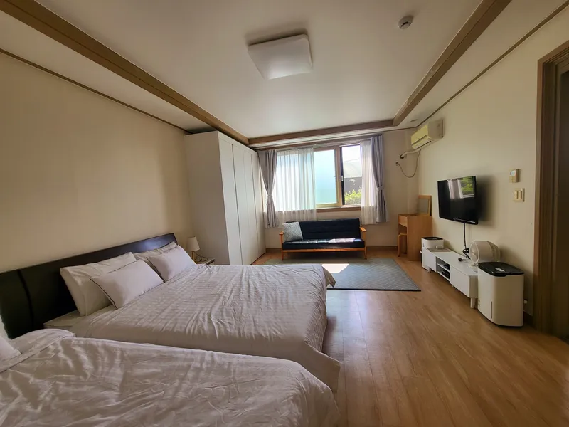 [Gujwa, Jeju] One-room stay (16 pyeong) in a quiet village with a view of the sea in Pyeongdae #102 2