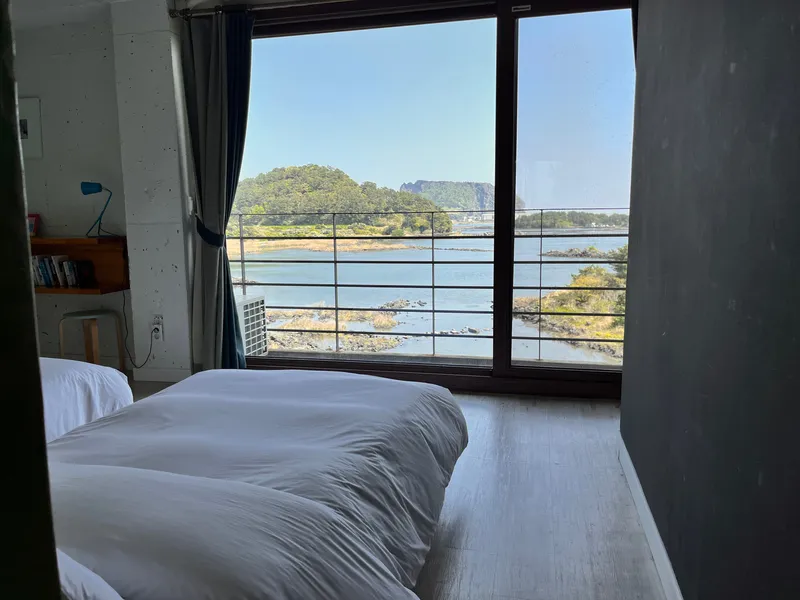 [Seongsan, Seogwipo] Separate one-room with ocean view and Seongsan Sunrise Peak #301 4