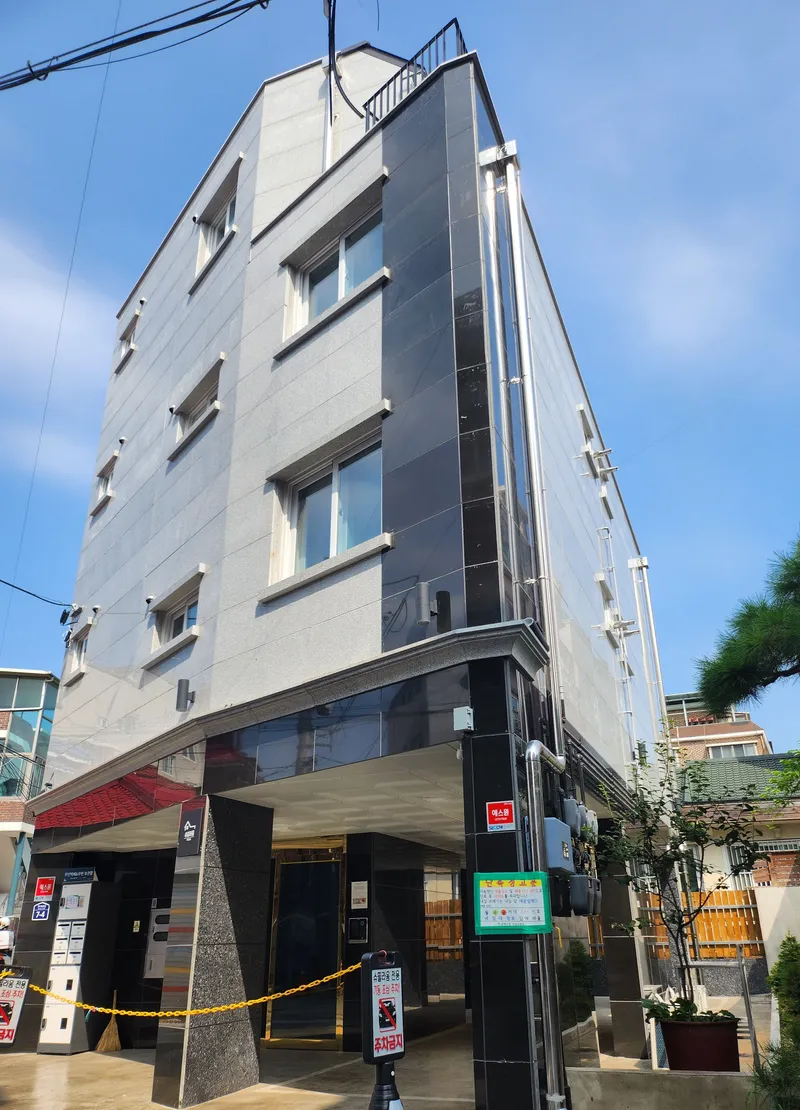 [Eunpyeong, Seoul] 23 years old white newly built detached one-room apartment in Yeonsinnae-yeok district, full option parking 5