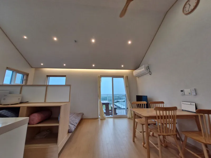 [제주 한림] 탁트인 전원과 바다를 즐기는 신축 노을맛집 2