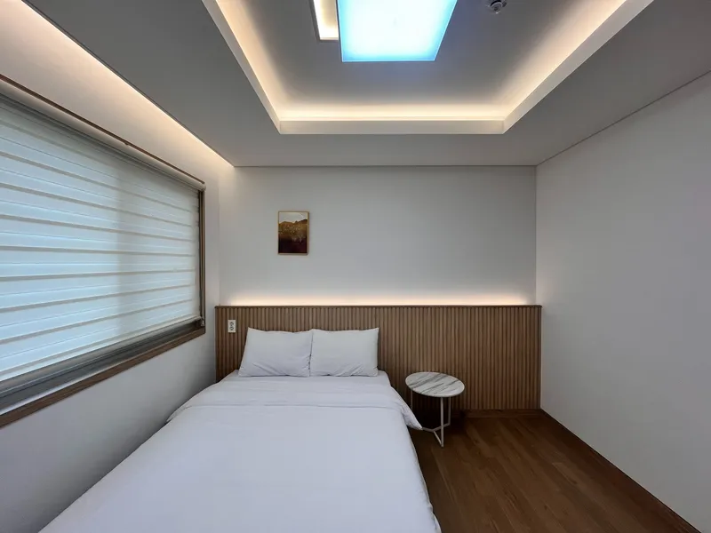 [Daejeong, Seogwipo] H(8) Building 302 (40 pyeong/3 rooms/single floor/exclusive rooftop/pets allowed) 2
