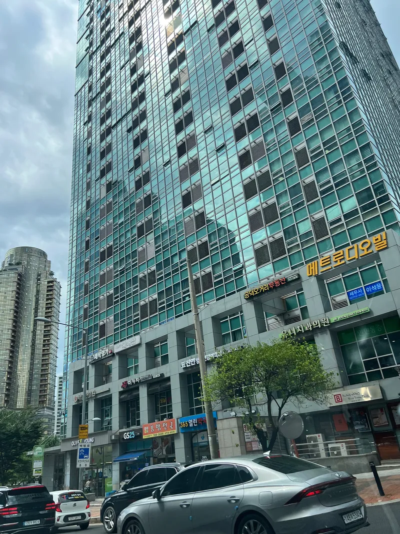 [Mapo, Seoul] 3 seconds from Gongdeok Station, Emotional Stay 12