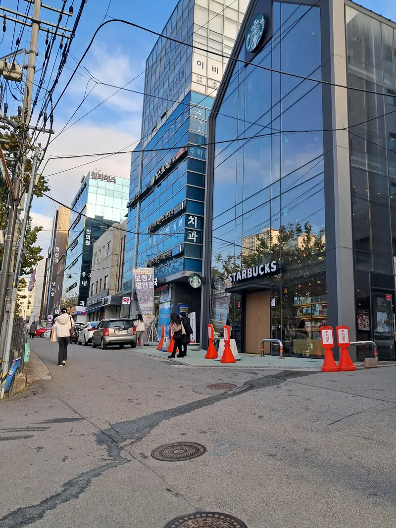 [서울 동작] 교통편리지하철30초.중앙대6분.조용한 주택가. 넖고깨끗한방 11