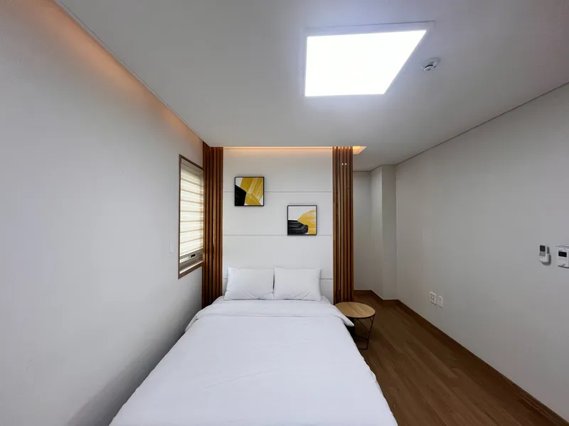 [Daejeong, Seogwipo] H(8) Building 302 (40 pyeong/3 rooms/single floor/exclusive rooftop/pets allowed) 3