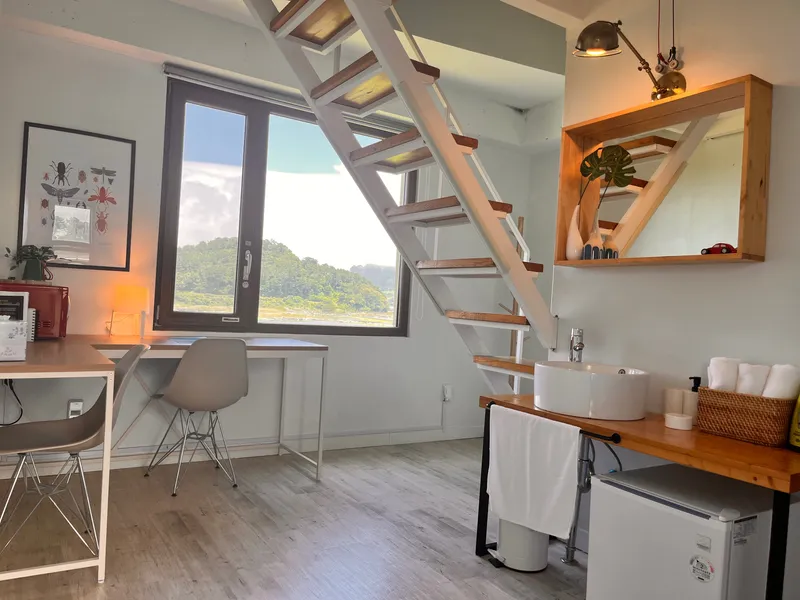 [Seongsan, Seogwipo] Seongsan Sunrise Peak View Cozy Attic Duplex #204 Bus Stop 1 Minute Vacation Available 2