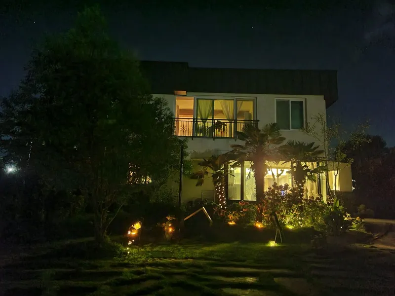 [Namwon, Seogwipo] 2-story detached house. Spacious yard. Ocean view. Jacuzzi. Three-room. BBQ. Foot volleyball. Pets 60