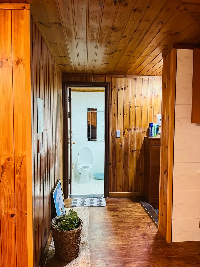 [Aewol, Jeju] Sunset, Ocean View, Full Options, View Restaurant, 25 Pyeong, Room 202 3