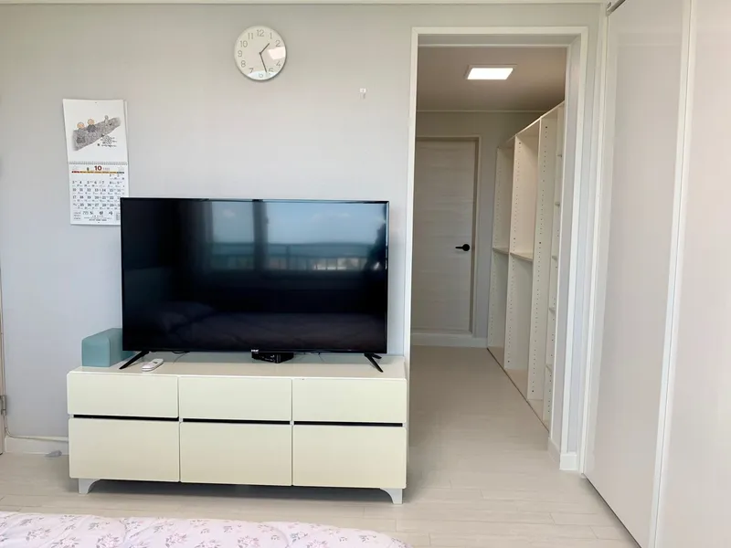 [제주 애월] 구해줘 홈즈에 방영 거실에서 돌고래를 볼수 있는 오션뷰복층 7