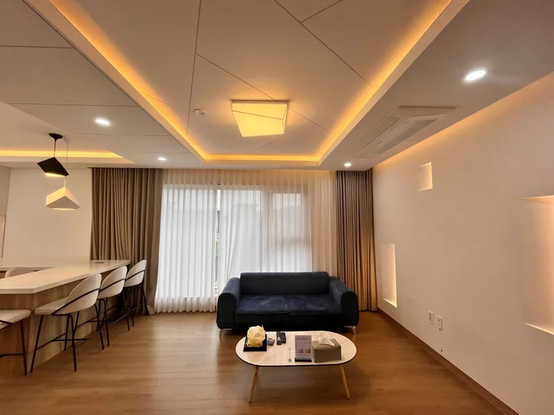 [Daejeong, Seogwipo] H(8) Building 302 (40 pyeong/3 rooms/single floor/exclusive rooftop/pets allowed) 8
