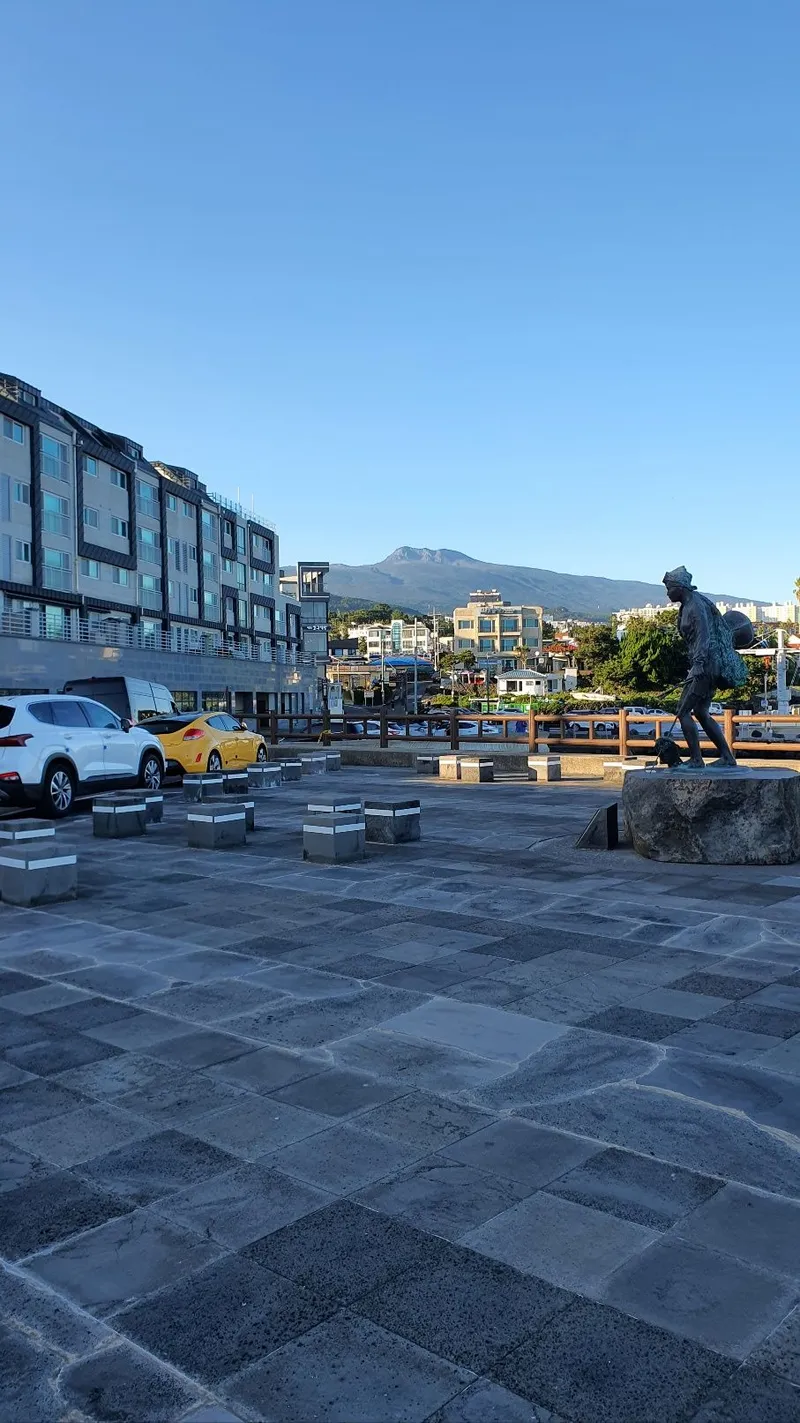 [Beophwan-dong, Seogwipo] ♡Right in front of Beophwan Beach♡ 3 rooms, 2 bathrooms, Olle Trail Course 7, 5 minutes by car to E-Mart 56