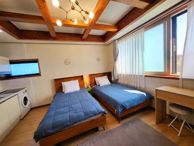 [Gujwa, Jeju] Pyeongdae Sea View Oreum View One Room Stay #201 4