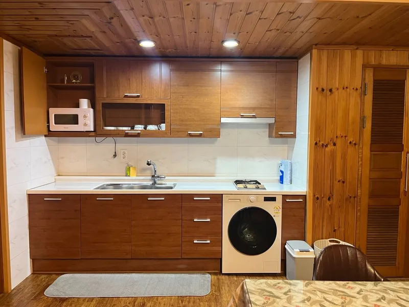 [Aewol, Jeju] Sunset, Ocean View, Full Options, View Restaurant, 25 Pyeong, Room 202 8