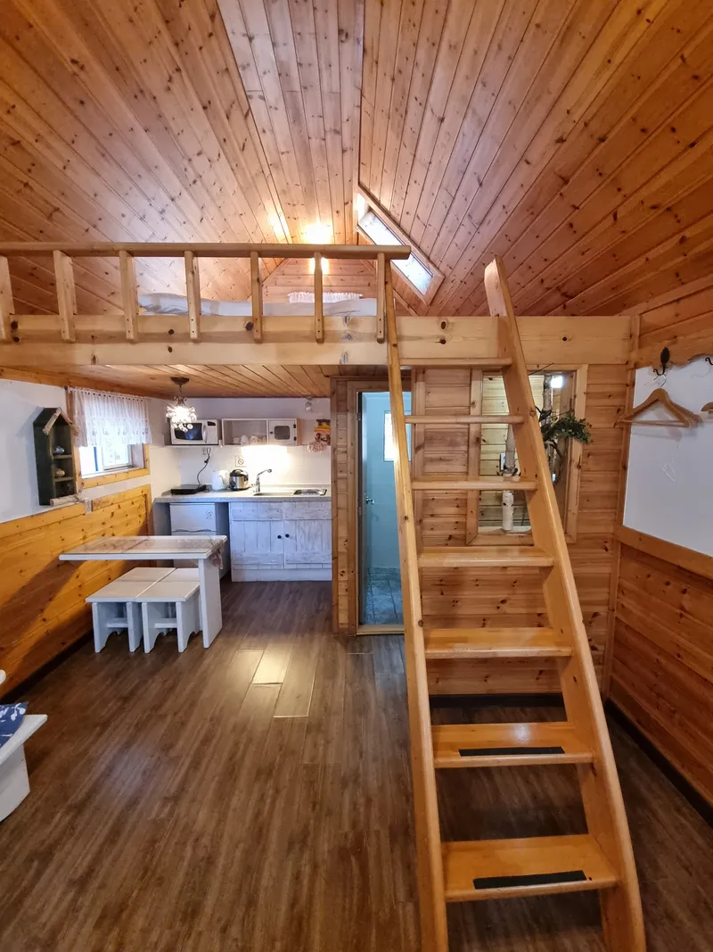 [Chuncheon] Wooden duplex with a skylight at Gangchon Station with a view of the stars 7