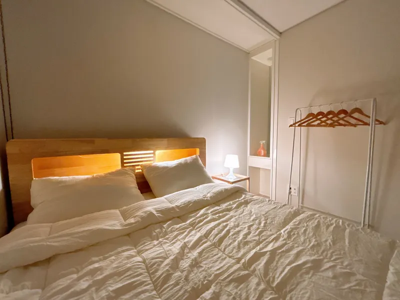 [Songpa, Seoul] Spacious two-room officetel near subway station, near lines 2, 8, and 9 2