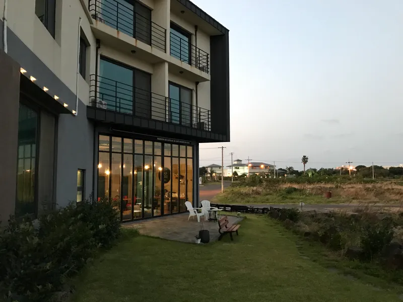 [Seongsan, Seogwipo] Separate one-room with ocean view and Seongsan Sunrise Peak #301 39