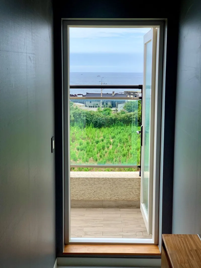 [제주 애월][애월하귀]위치 최강 바다뷰 독채 투룸 바다초입 도심인프라 인접 배민가능 26