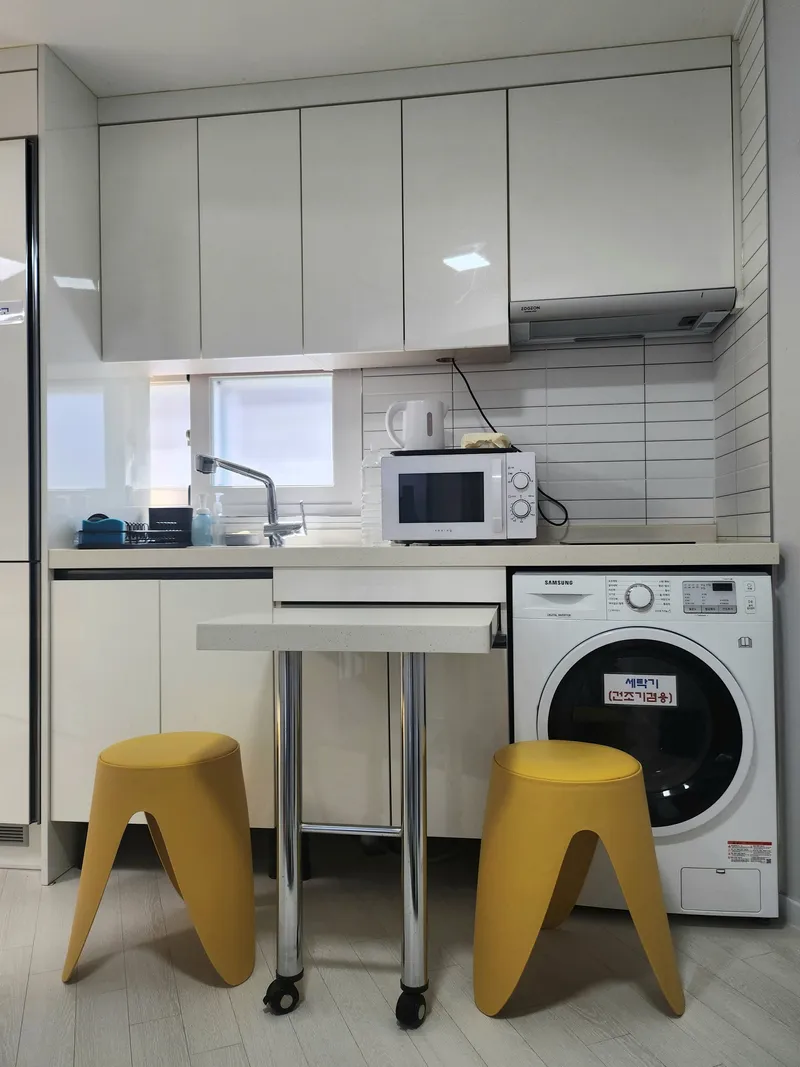 [Eunpyeong, Seoul] 23 years old white newly built detached one-room apartment in Yeonsinnae-yeok district, full option parking 4