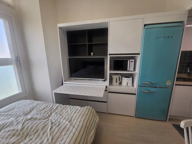 [Ansan] 28th floor officetel with ocean view bedroom on Banwol Island 3