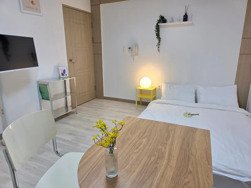 [Jeonju] Jeonbuk National University, 10-minute walk from the terminal, free parking, clean accommodation 202 4