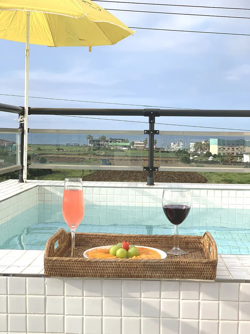 [Aewol, Jeju] A detached townhouse with a jacuzzi overlooking the nearby sea, coastal road 1 63