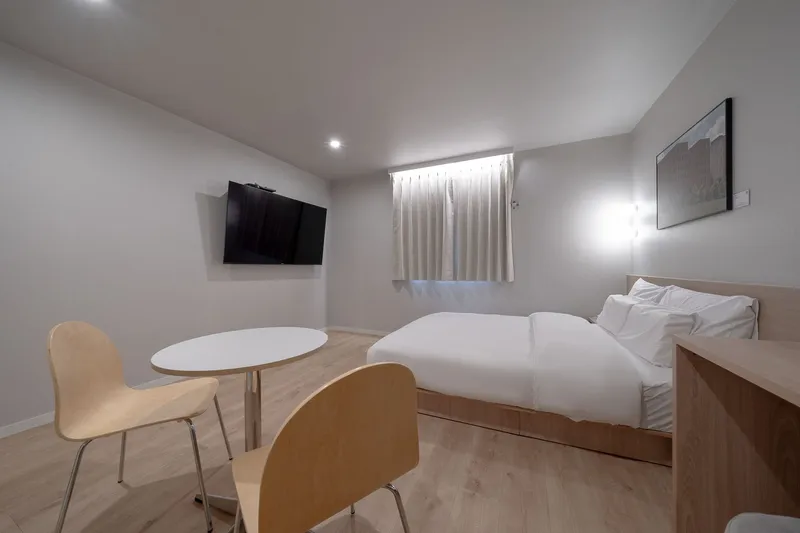 [Cheonan] 5 min walk from Dujeong Station #Near the food alley #Standard room #Parking #Non-smoking 9
