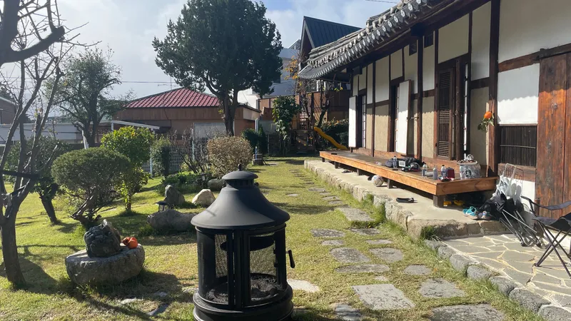 [Gangneung] 3-room Hanok detached house with a 100-pyeong wide yard 29