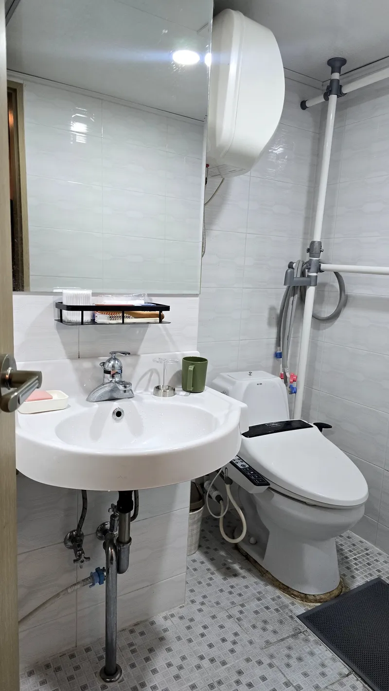 [Nohyeong-dong, Jeju] 10 minutes from the airport to the sea, 5 minutes from a large mart and hospital, safe and clean officetel 7