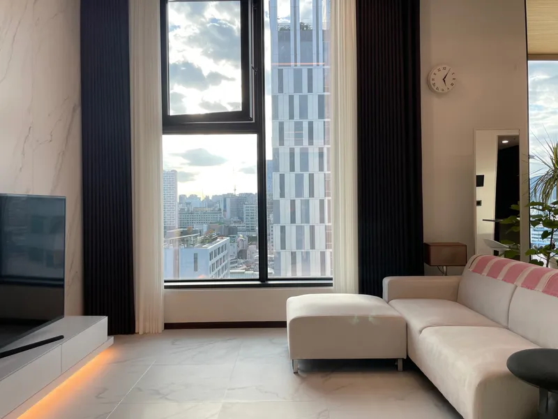 [Jung-gu, Seoul] A two-story, wide, high window with a view of Namsan and Inwangsan, Euljiro and Dongdaemun Station 24