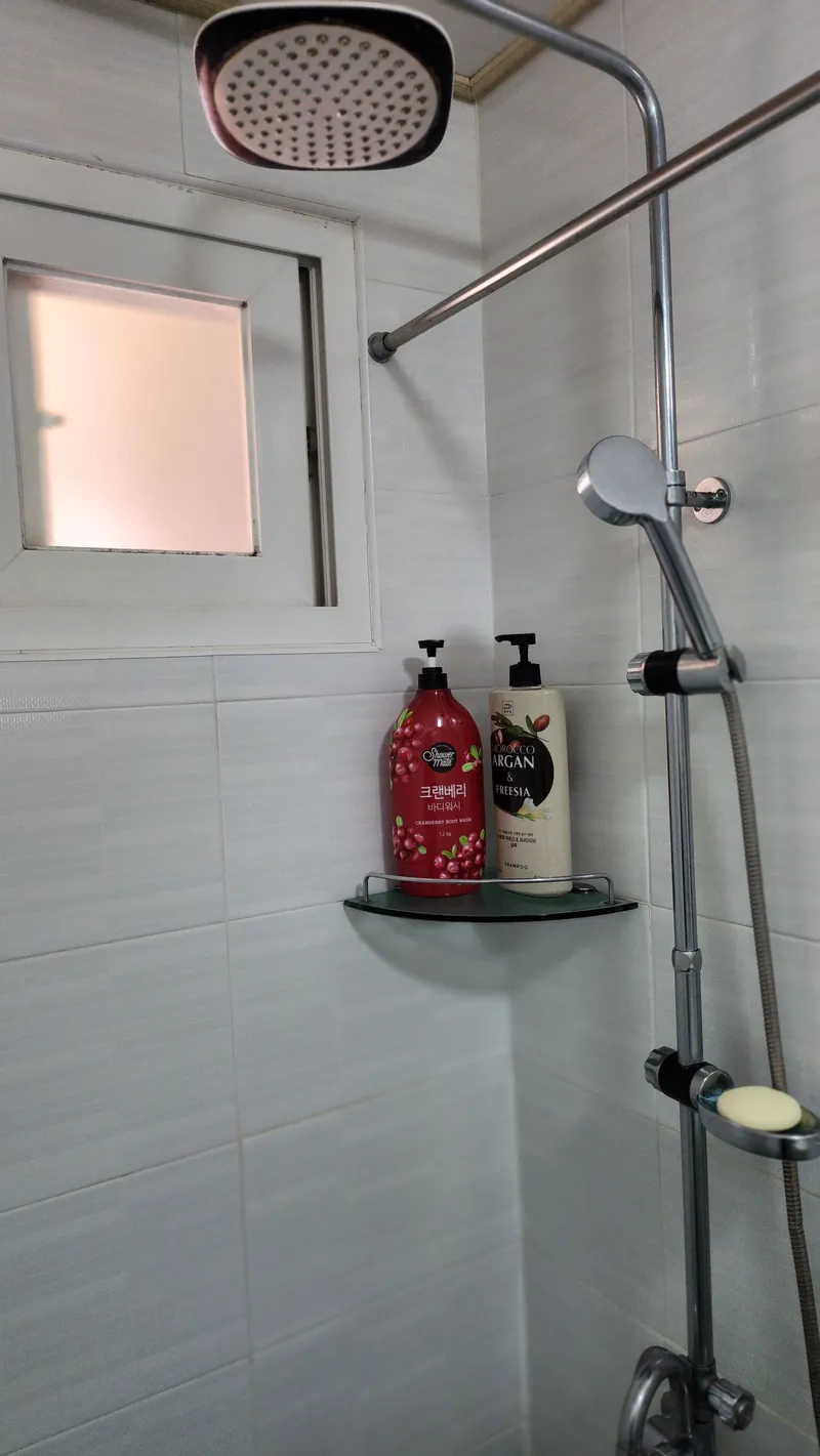 [Aewol, Jeju] Fantastic Landscape 30-Pyeong Detached House with Indoor Plant Garden and Fireplace 8