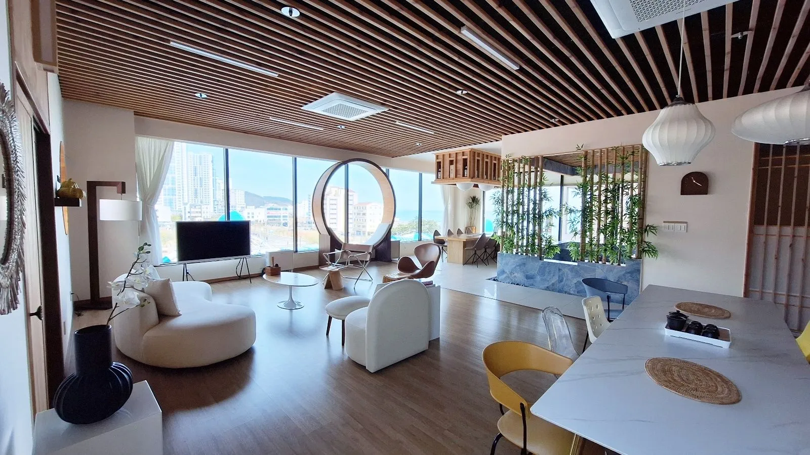 Sanha-dong Ocean View Four-Bedroom House