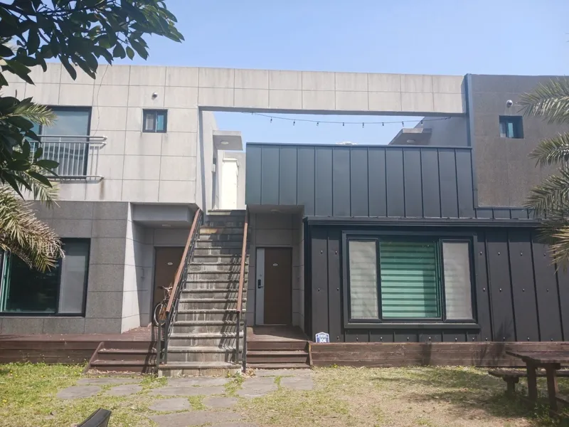 [Pyoseon, Seogwipo] 30-pyeong main building with a view of the botanical garden and pet-friendly 13